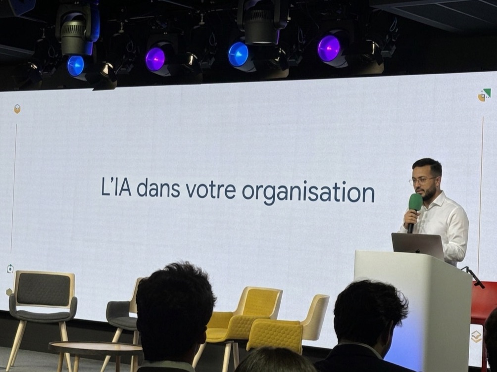 Yassine Doghmi animant une formation